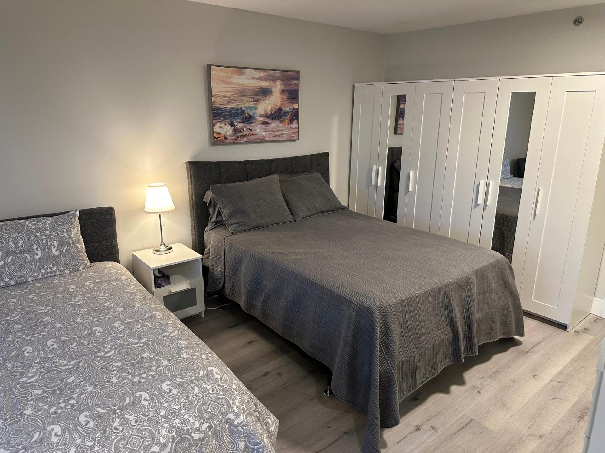 Gibsons Landing Inn Bagian luar foto