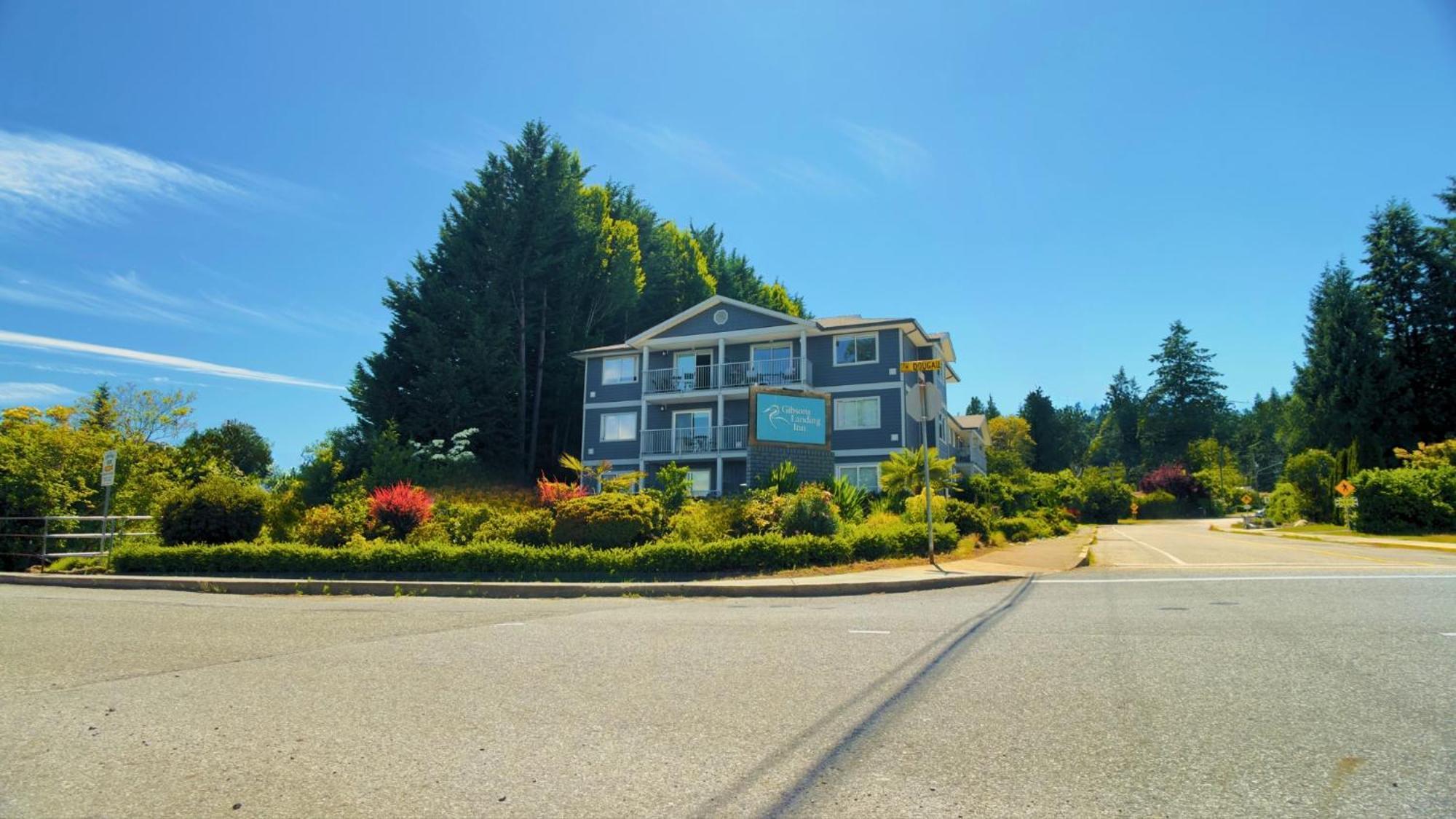 Gibsons Landing Inn Bagian luar foto